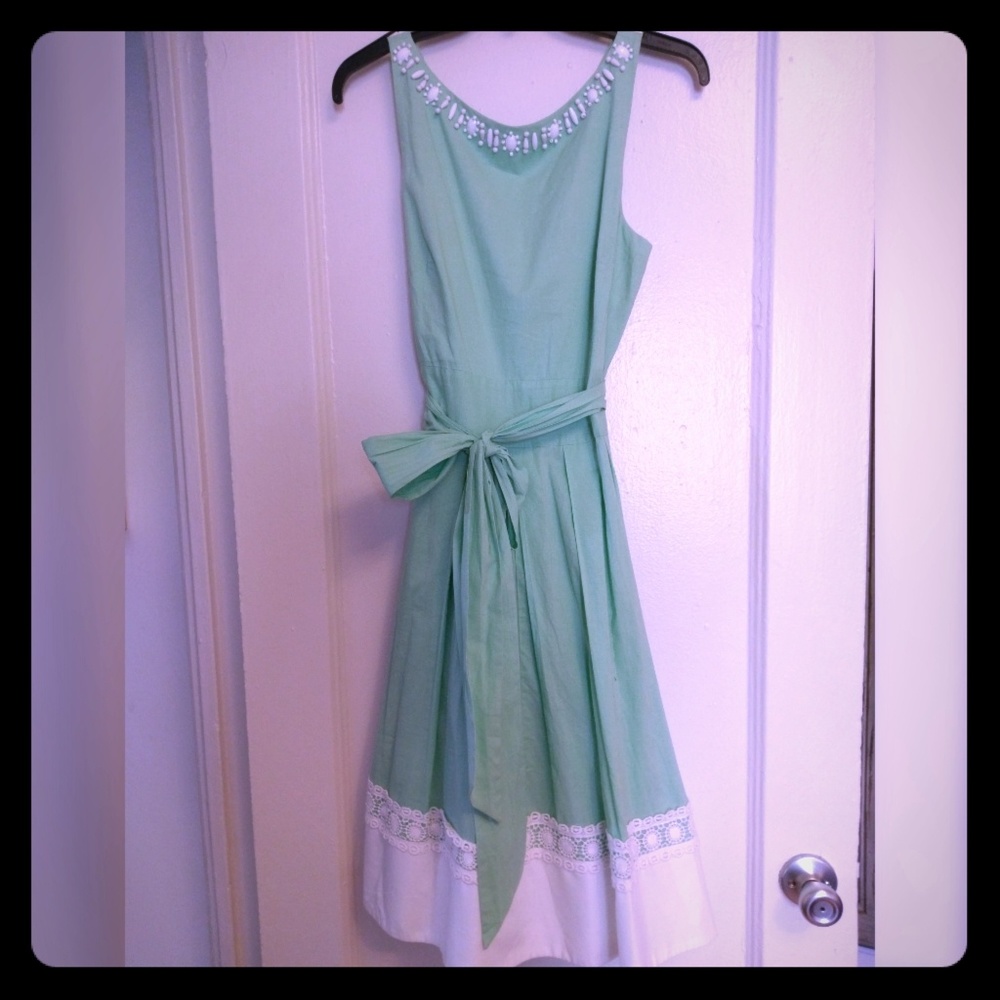 Adorable green dress